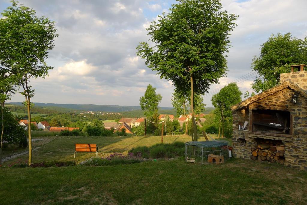 Orli Hnizdo At Chateau Novak Кршивоклат Экстерьер фото